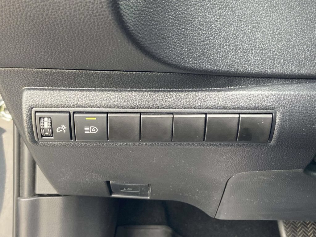 Used 2023 Toyota Corolla LE w/ LE Convenience Package FWD image 27