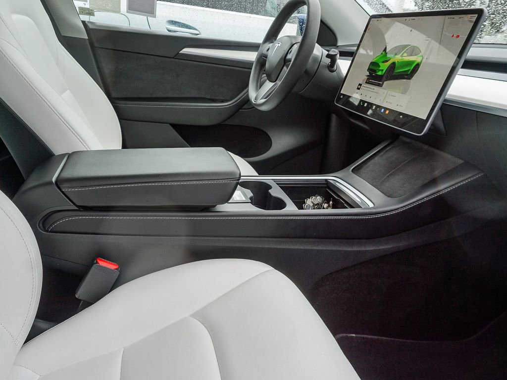 Used 2022 Tesla Model Y Performance image 11