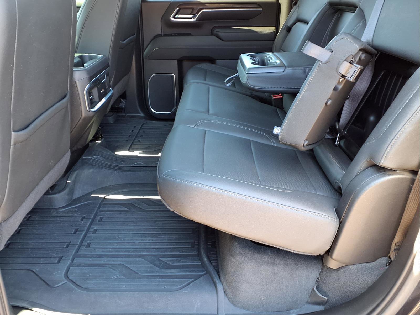 Used 2024 GMC Sierra 3500 SLT w/ SLT Premium Package image 20