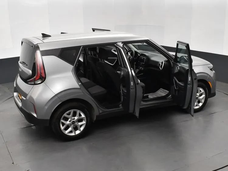 Used 2024 Kia Soul LX w/ Option Group 015 FWD image 6
