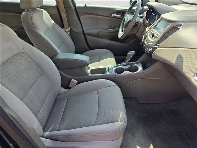 Used 2018 Chevrolet Cruze LT w/ Convenience Package FWD image 19