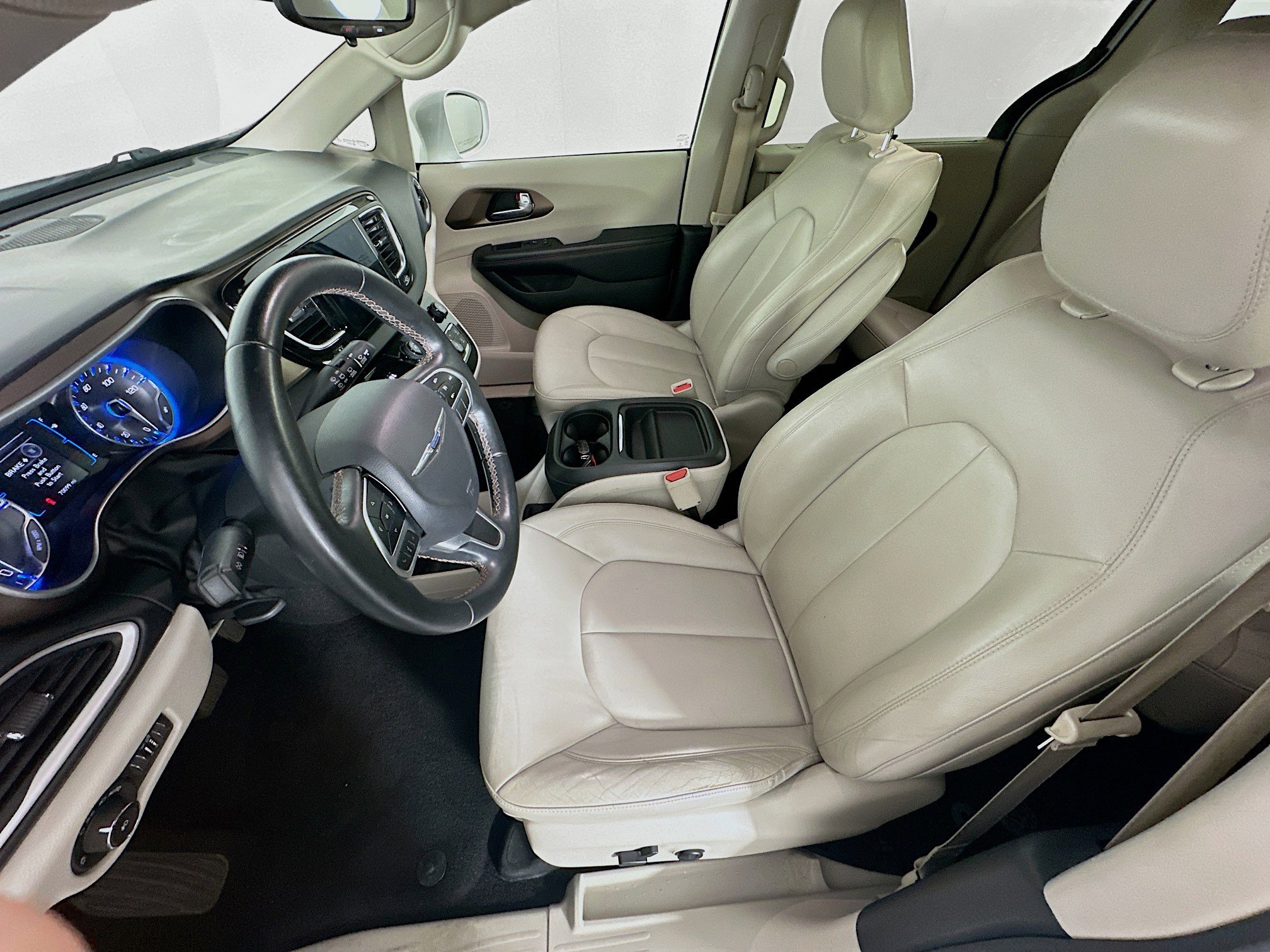 Used 2017 Chrysler Pacifica Touring-L image 13