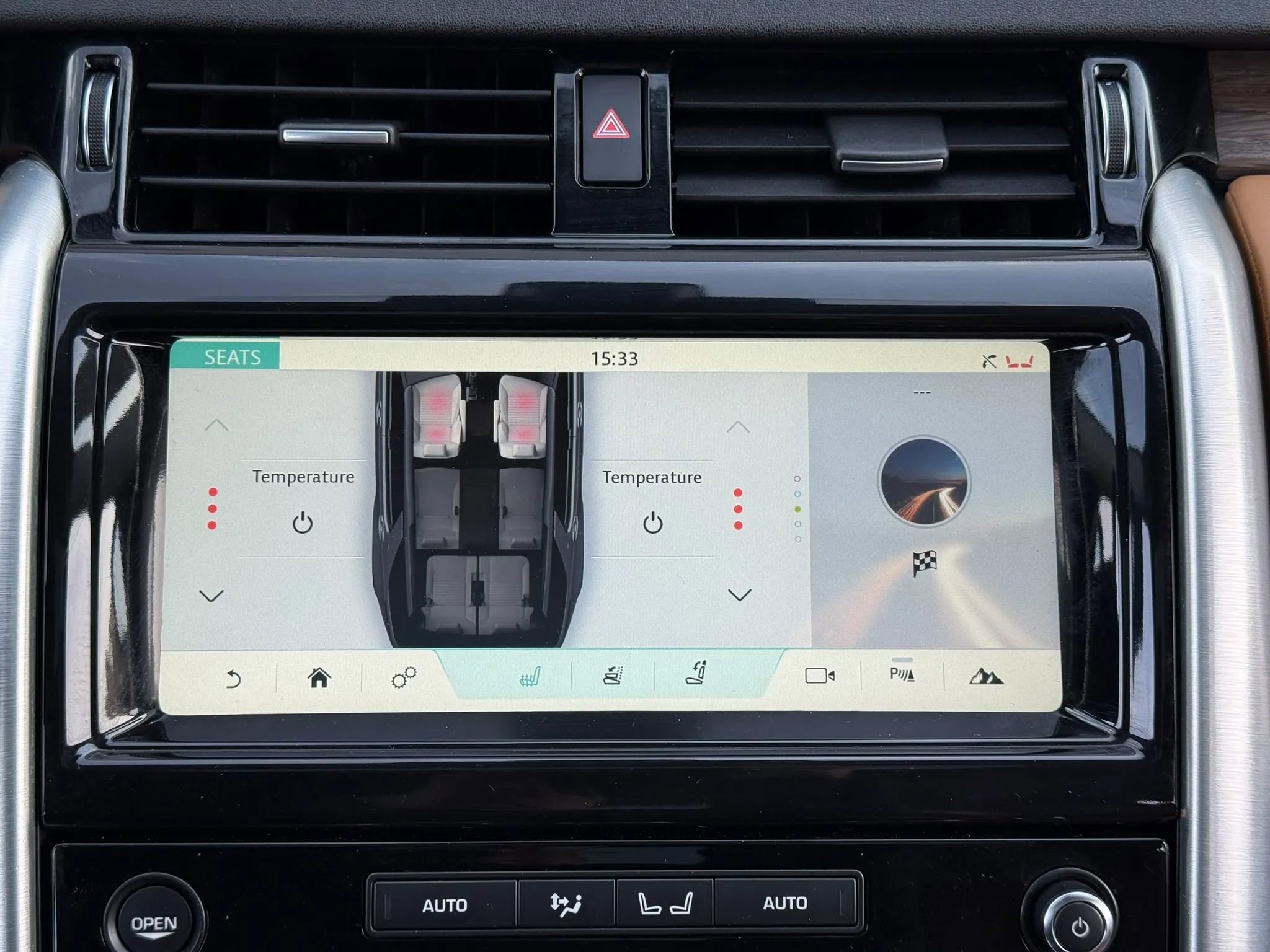 Used 2018 Land Rover Discovery HSE Luxury image 24