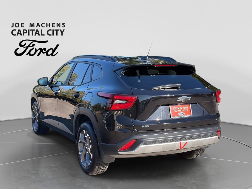 Used 2026 Chevrolet Trax LT w/ Sunroof Package FWD image 7