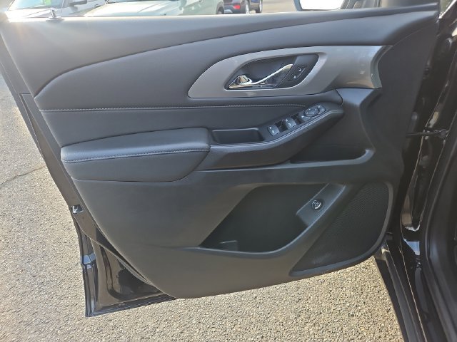 Used 2023 Chevrolet Traverse LT FWD image 11