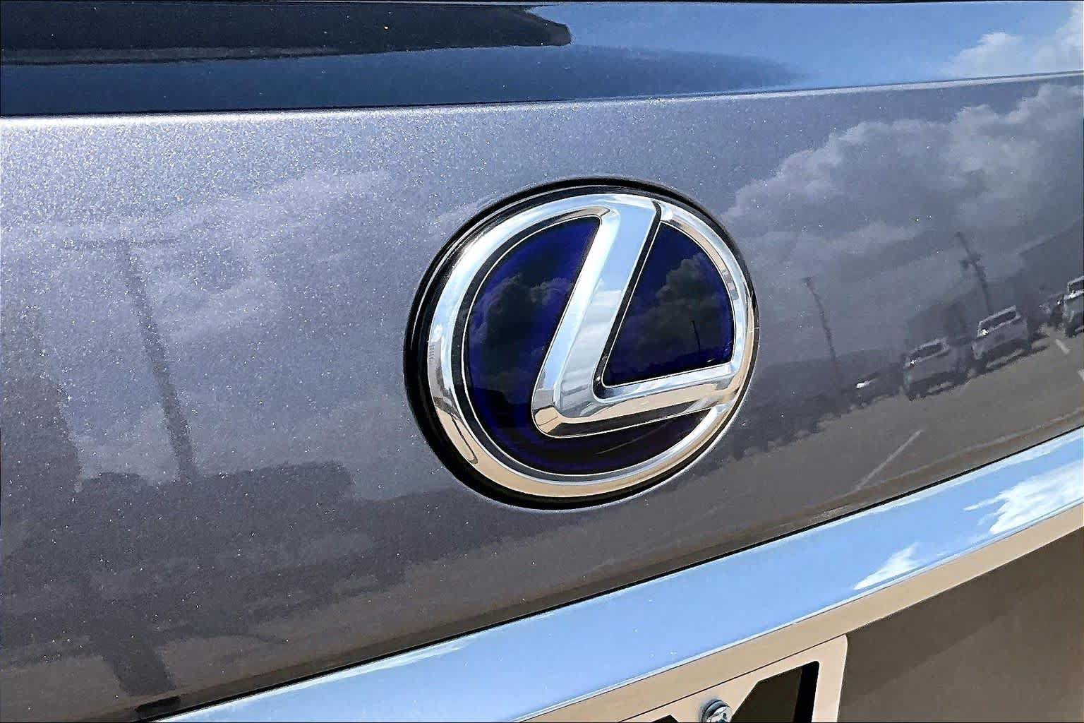Used 2020 Lexus RX 450h AWD w/ Luxury Package image 31
