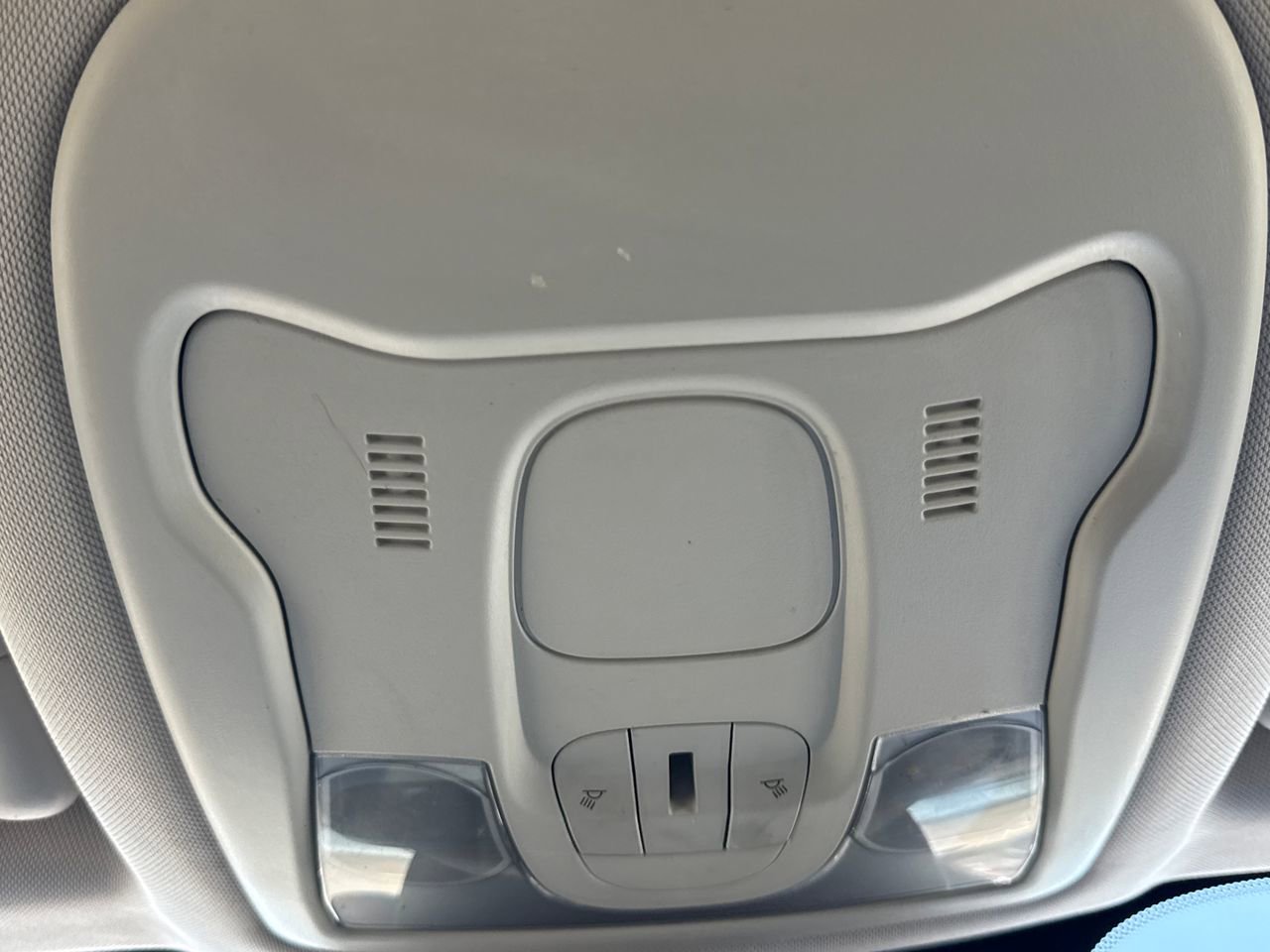 Used 2018 Jeep Renegade Latitude image 29