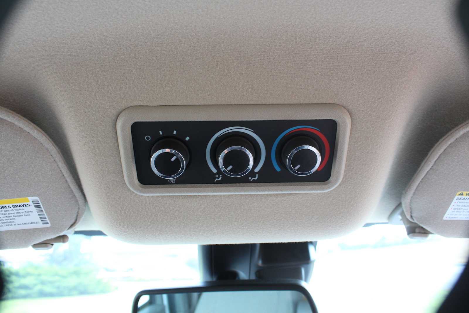 Used 2025 Chevrolet Express 3500 LT w/ LT Preferred Equipment Group RWD image 25