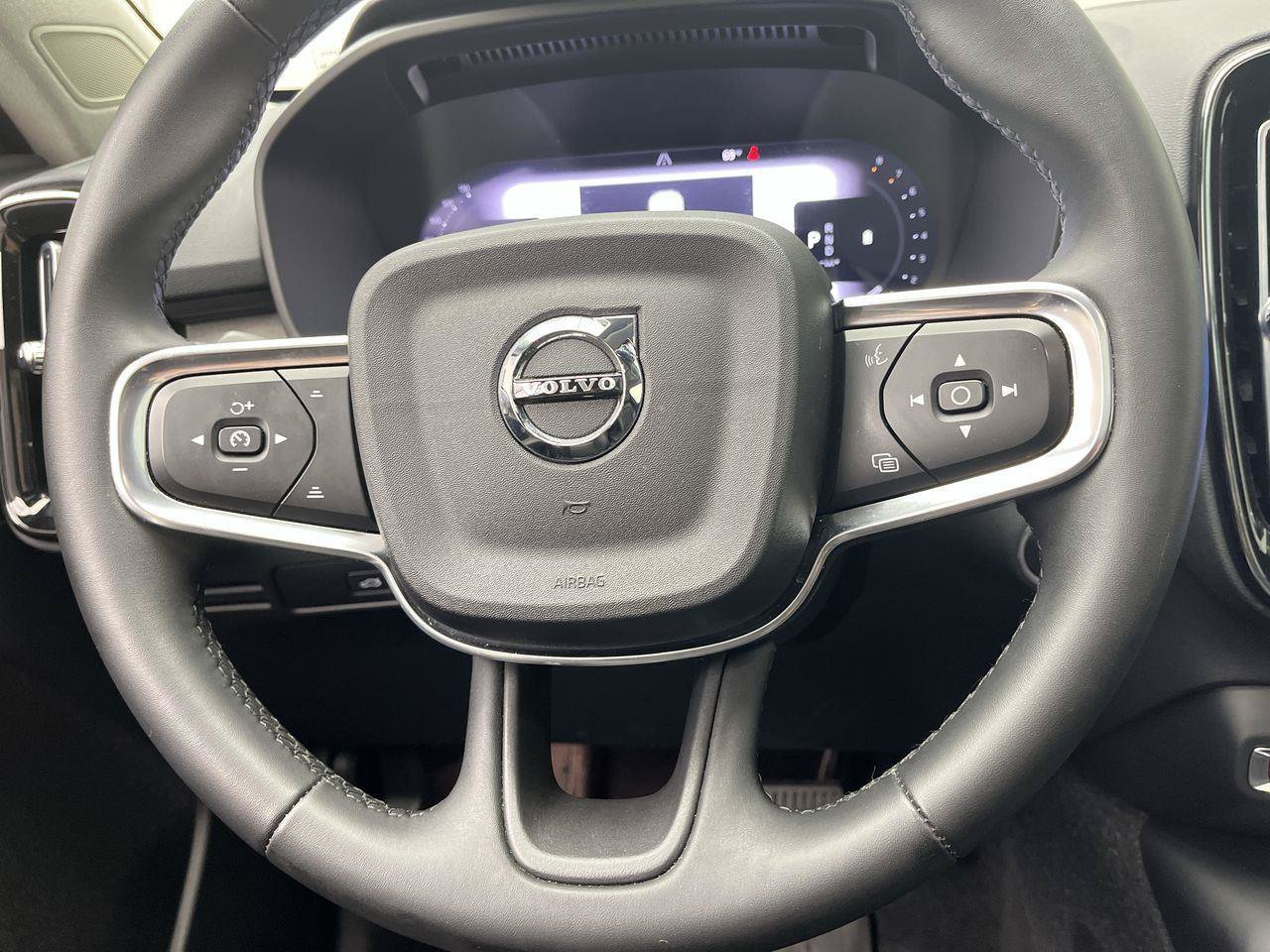 Used 2023 Volvo XC40 B5 Ultimate w/ Protection Package Premier AWD/4WD image 14