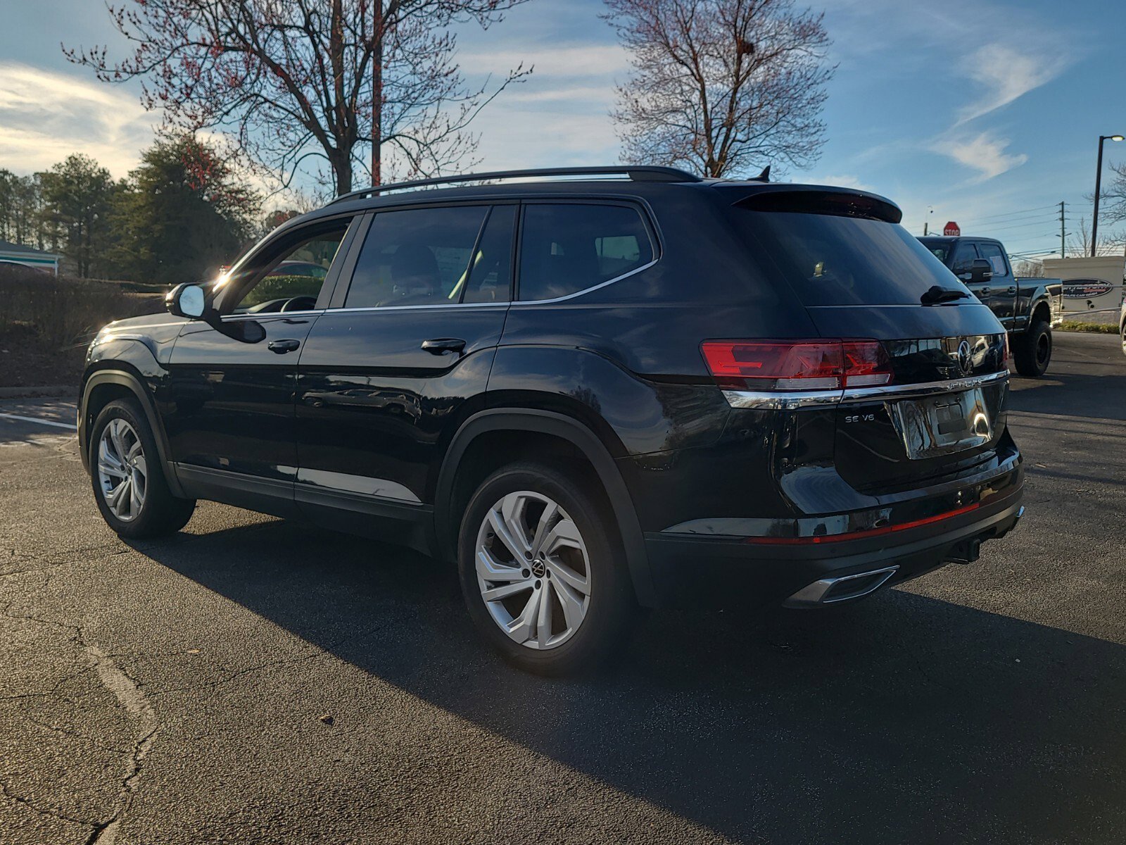 Certified 2023 Volkswagen Atlas SE image 7