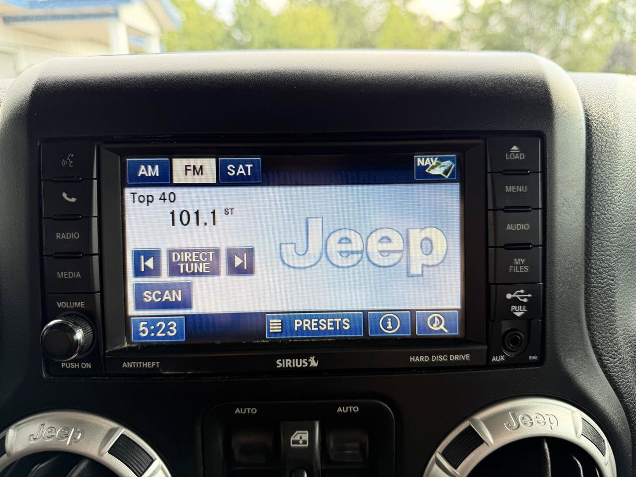 Used 2012 Jeep Wrangler Unlimited Sahara w/ Dual Top Group AWD/4WD image 31