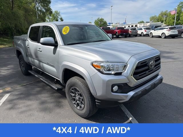 Used 2018 Toyota Tacoma SR5 AWD/4WD image 2