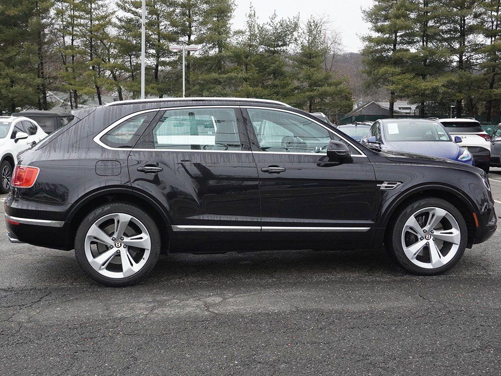 Used 2019 Bentley Bentayga AWD/4WD image 18