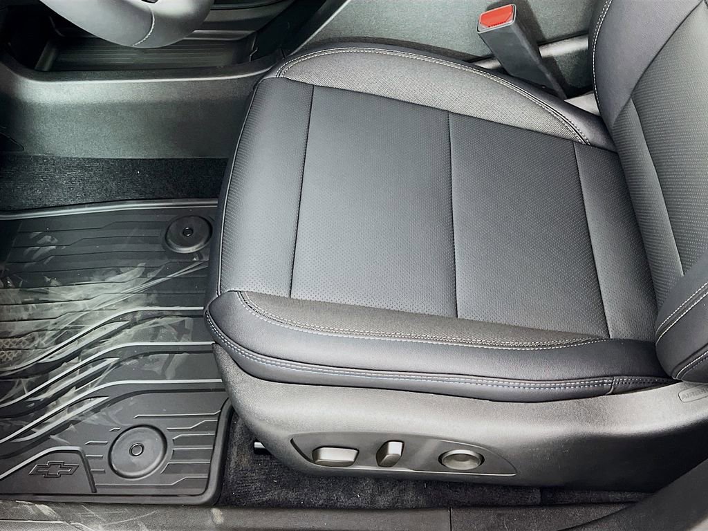 New 2026 Chevrolet Equinox EV LT w/ LPO, All-Weather Mat Package image 19