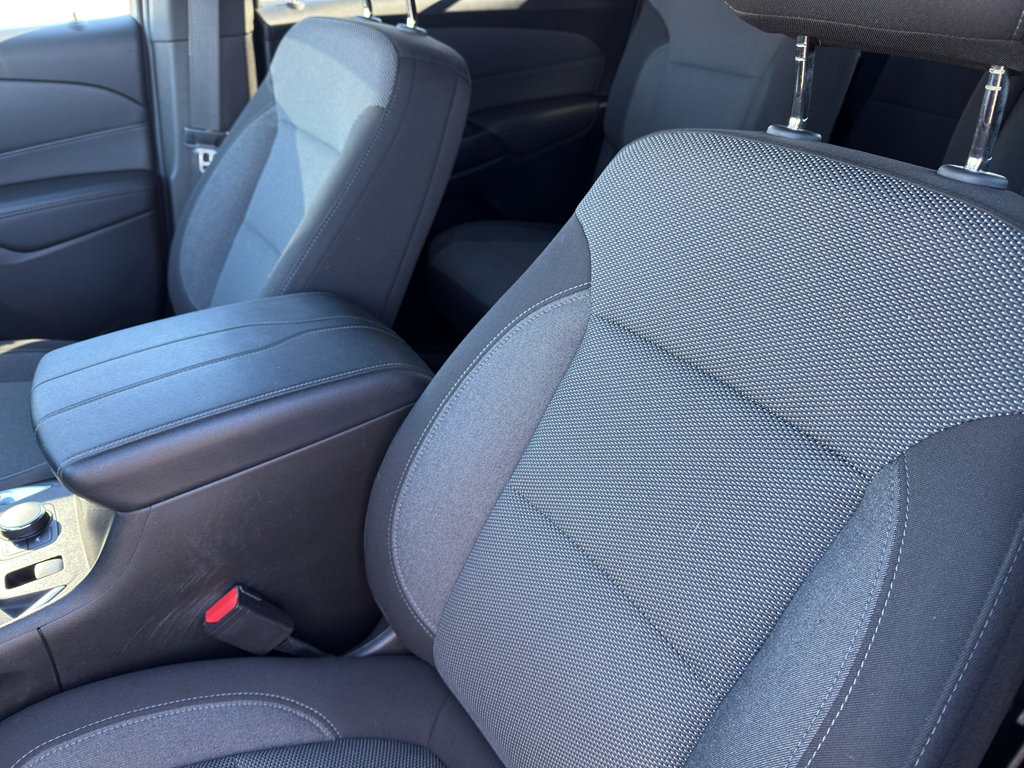 Used 2023 Chevrolet Traverse LT image 13