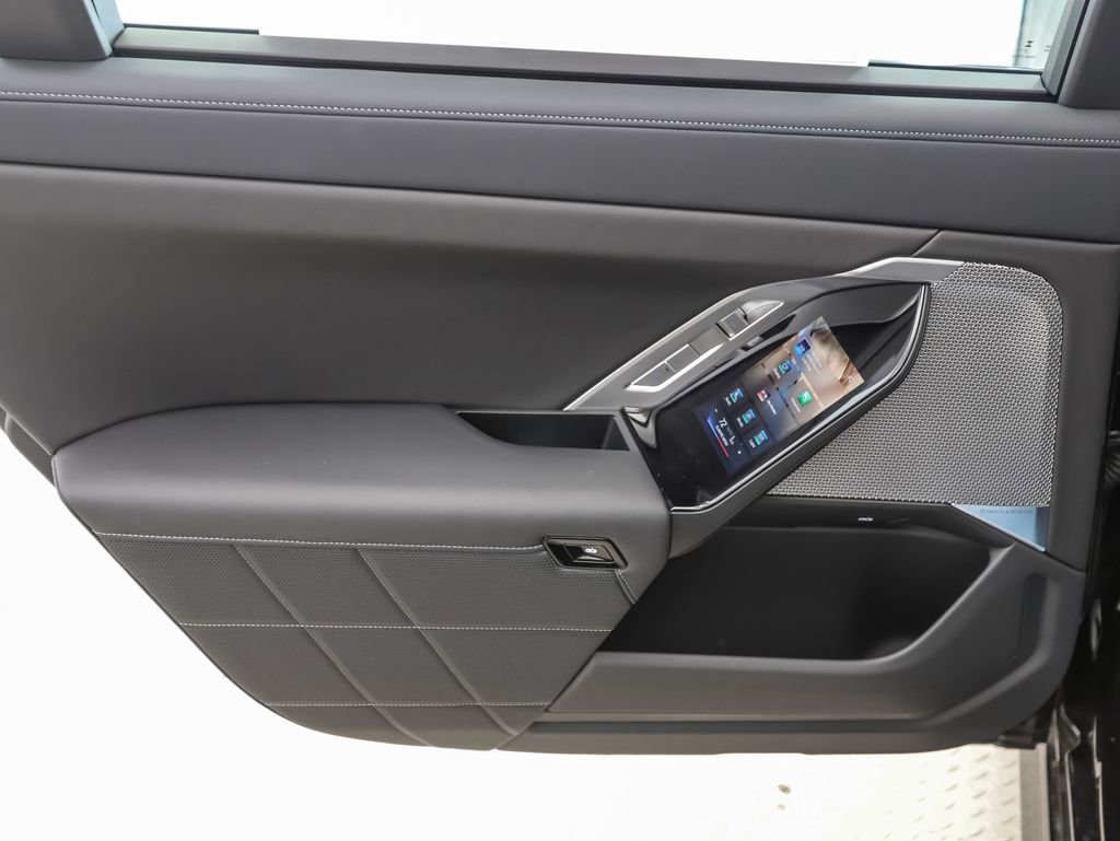 New 2025 BMW i7 xDrive60 image 20