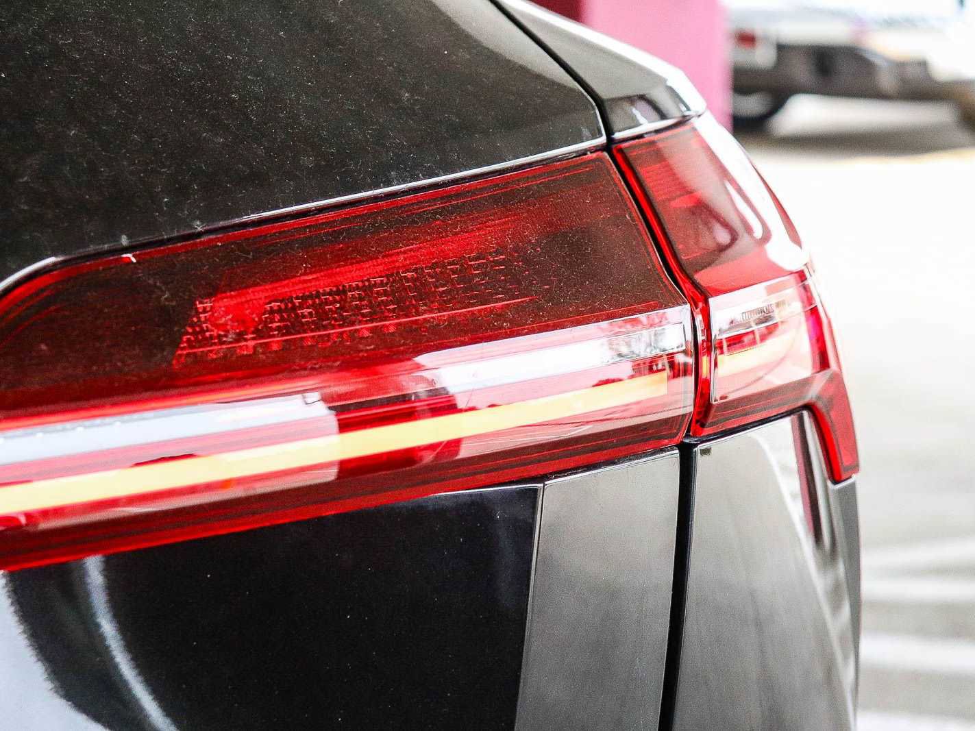 Used 2023 Audi e-tron Premium w/ Convenience Plus Package AWD/4WD image 11
