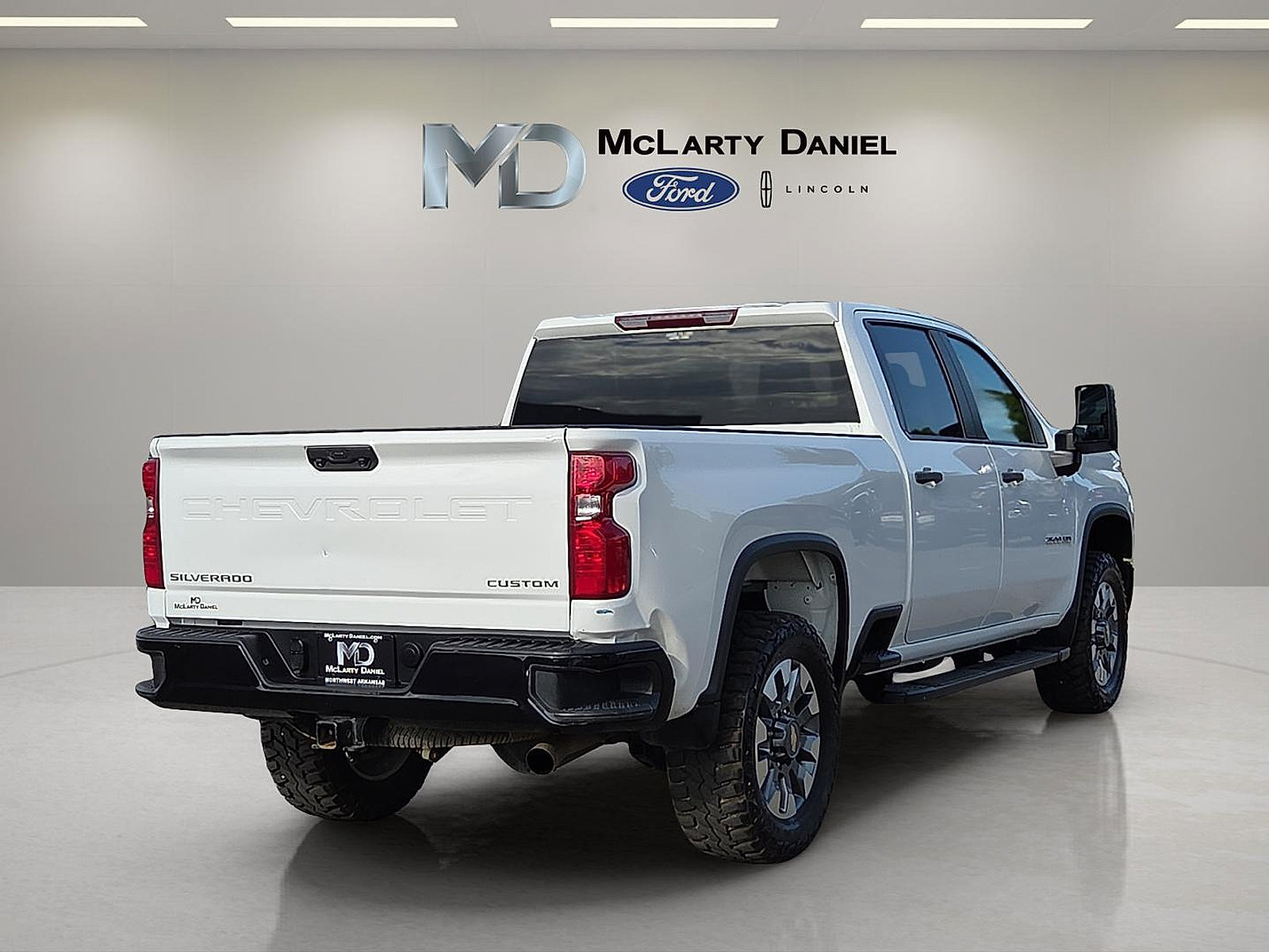 Used 2024 Chevrolet Silverado 2500 Custom w/ Custom Convenience Package AWD/4WD image 5