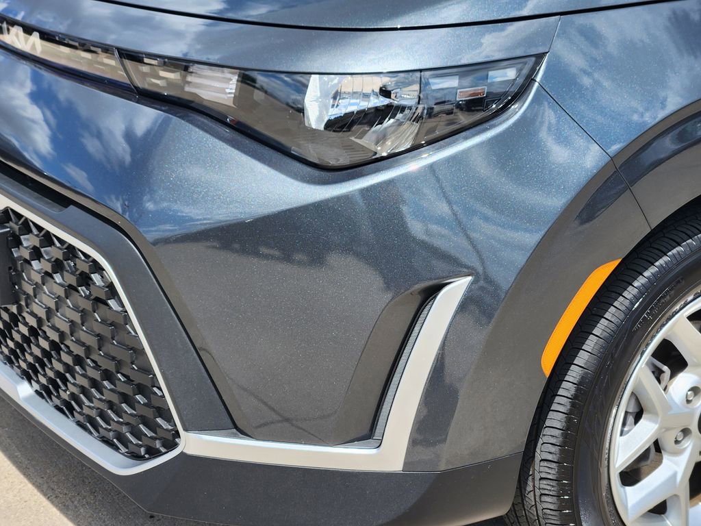 Certified 2025 Kia Soul LX FWD image 15