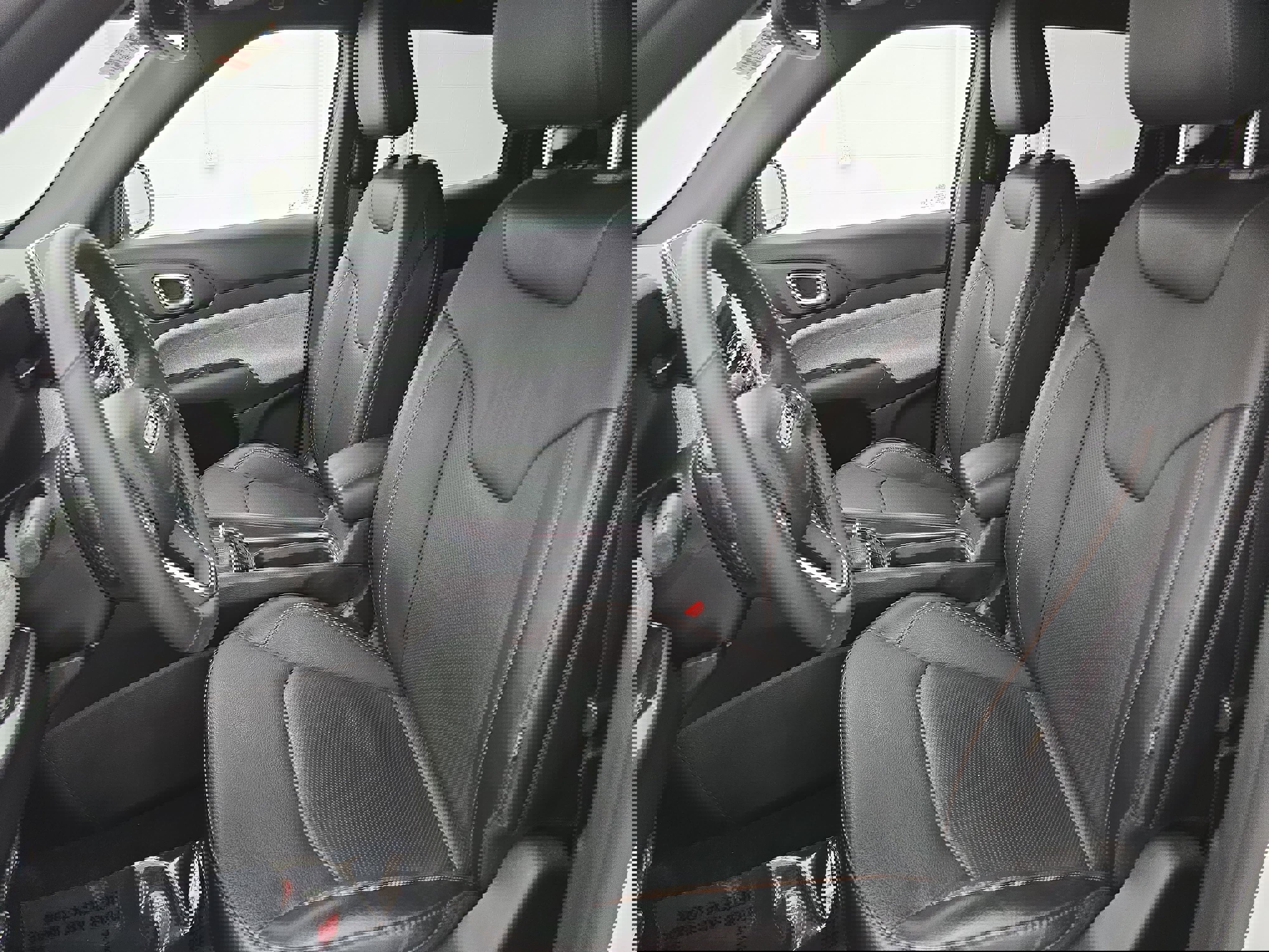 Used 2023 Jeep Compass Latitude image 14