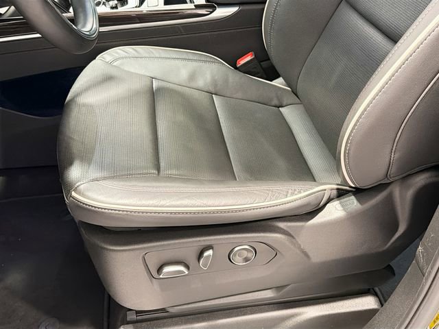 Certified 2025 Cadillac Escalade ESV Premium Luxury image 17