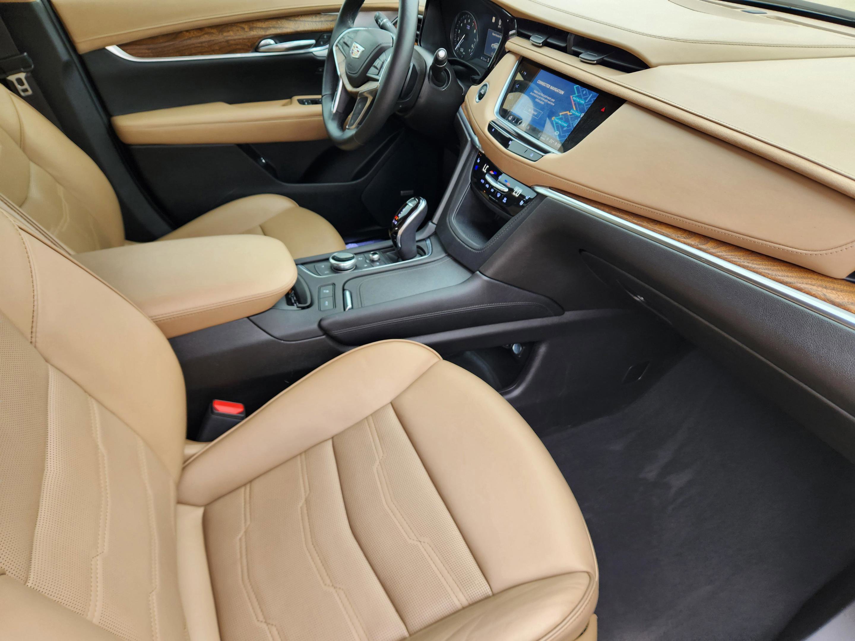 Used 2021 Cadillac XT5 Premium Luxury w/ Platinum Package image 17