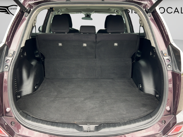 Used 2018 Toyota RAV4 XLE FWD image 12