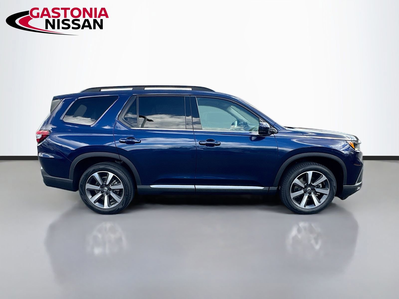 Used 2023 Honda Pilot Touring image 10