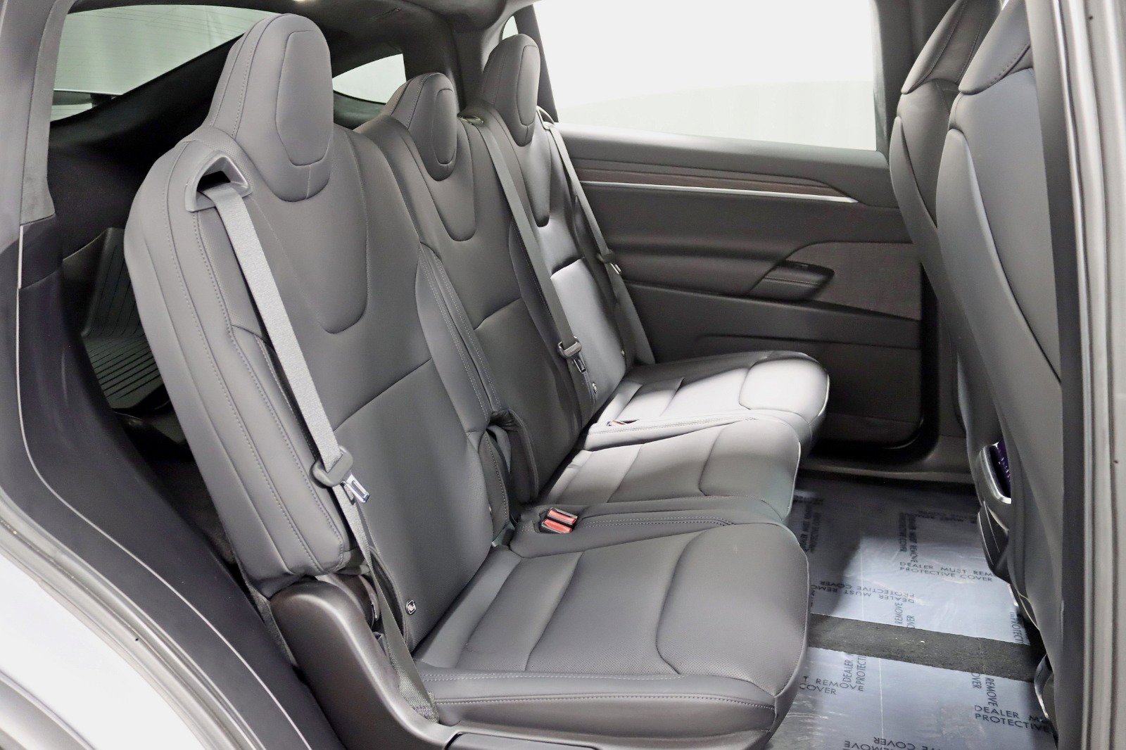 Used 2025 Tesla Model X image 34