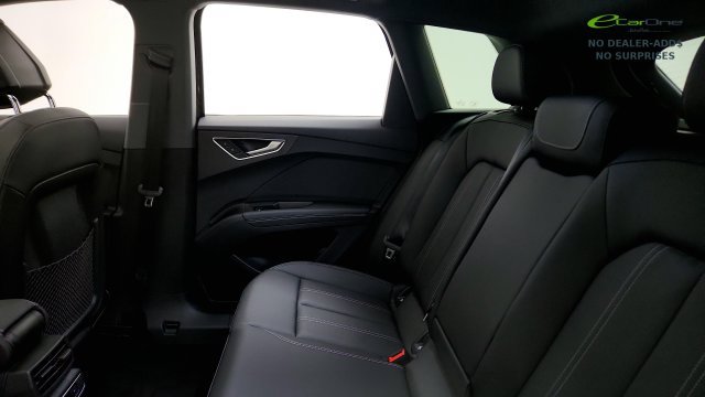 Used 2025 Audi Q4 e-tron Premium w/ Convenience Package AWD/4WD image 47