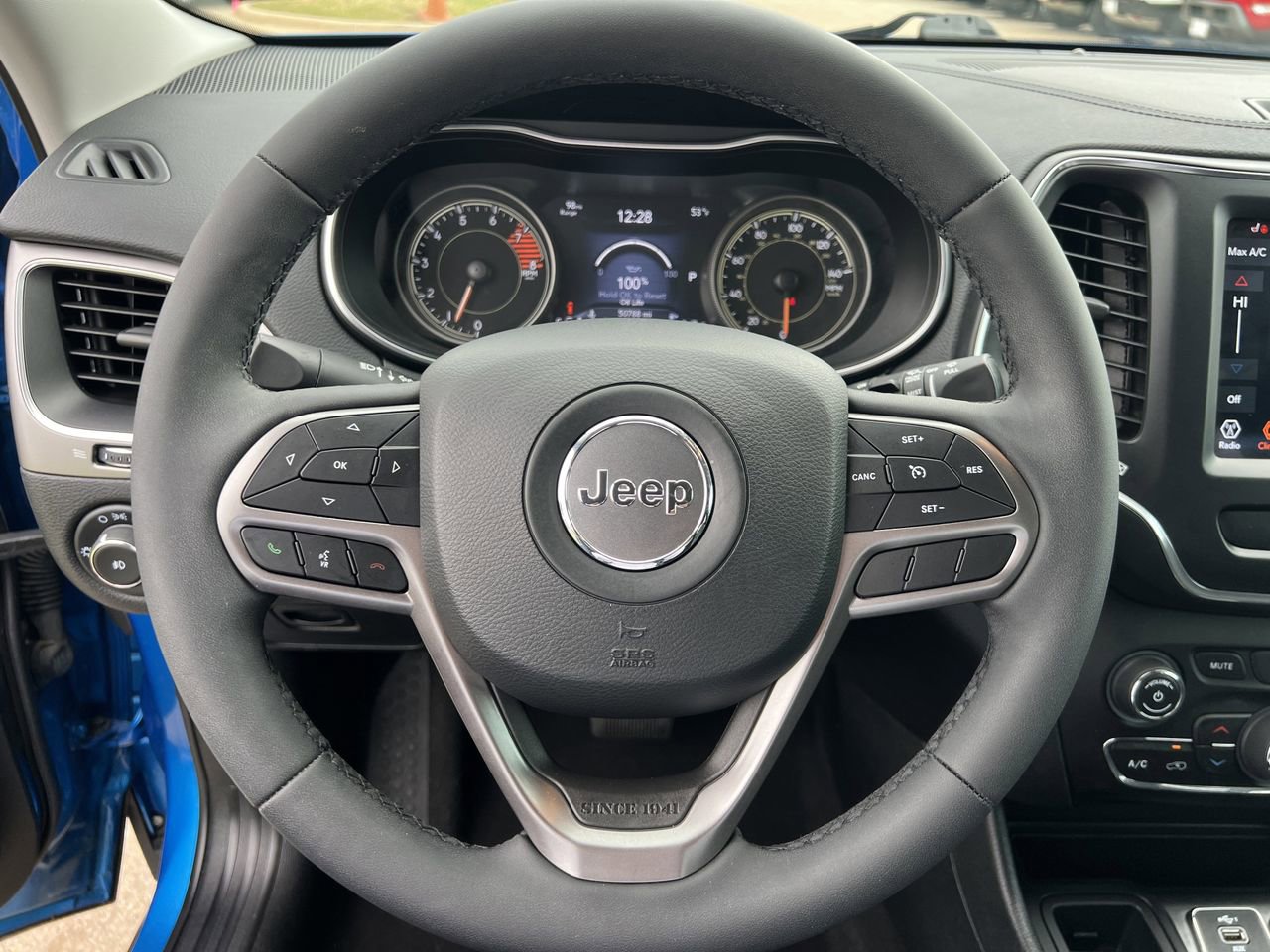Used 2022 Jeep Cherokee Latitude Lux FWD image 9