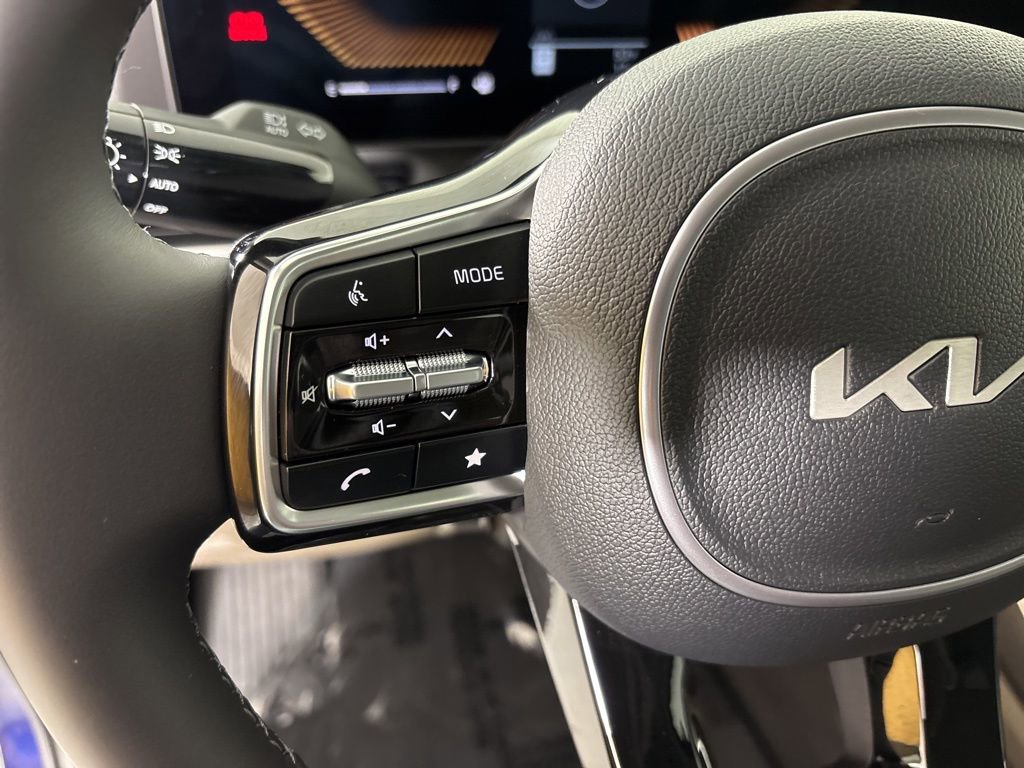 New 2026 Kia Carnival EX image 20