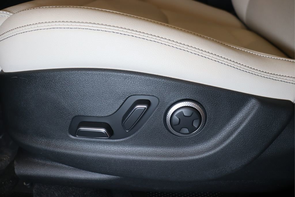 New 2026 Genesis GV70 2.5T Select image 10