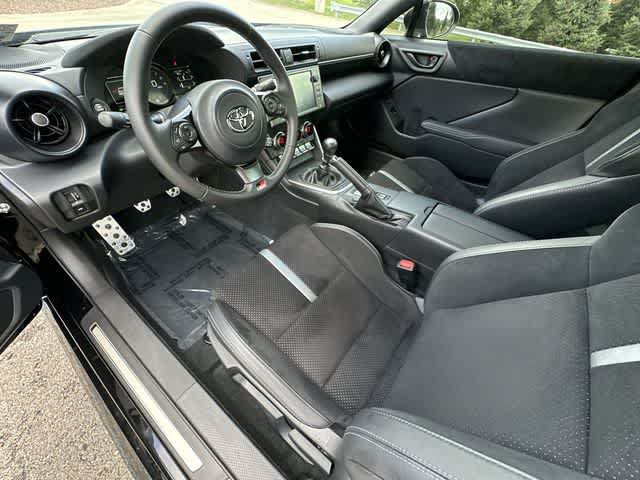 Used 2026 Toyota GR86 Premium w/ ALL Weather Mat Package (TMS) RWD image 15