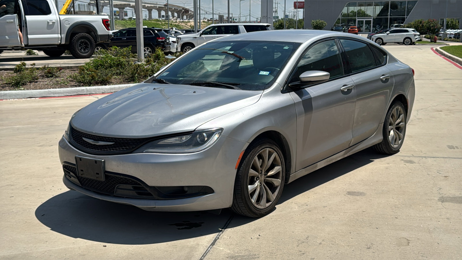 Used 2015 Chrysler 200 S FWD image 3