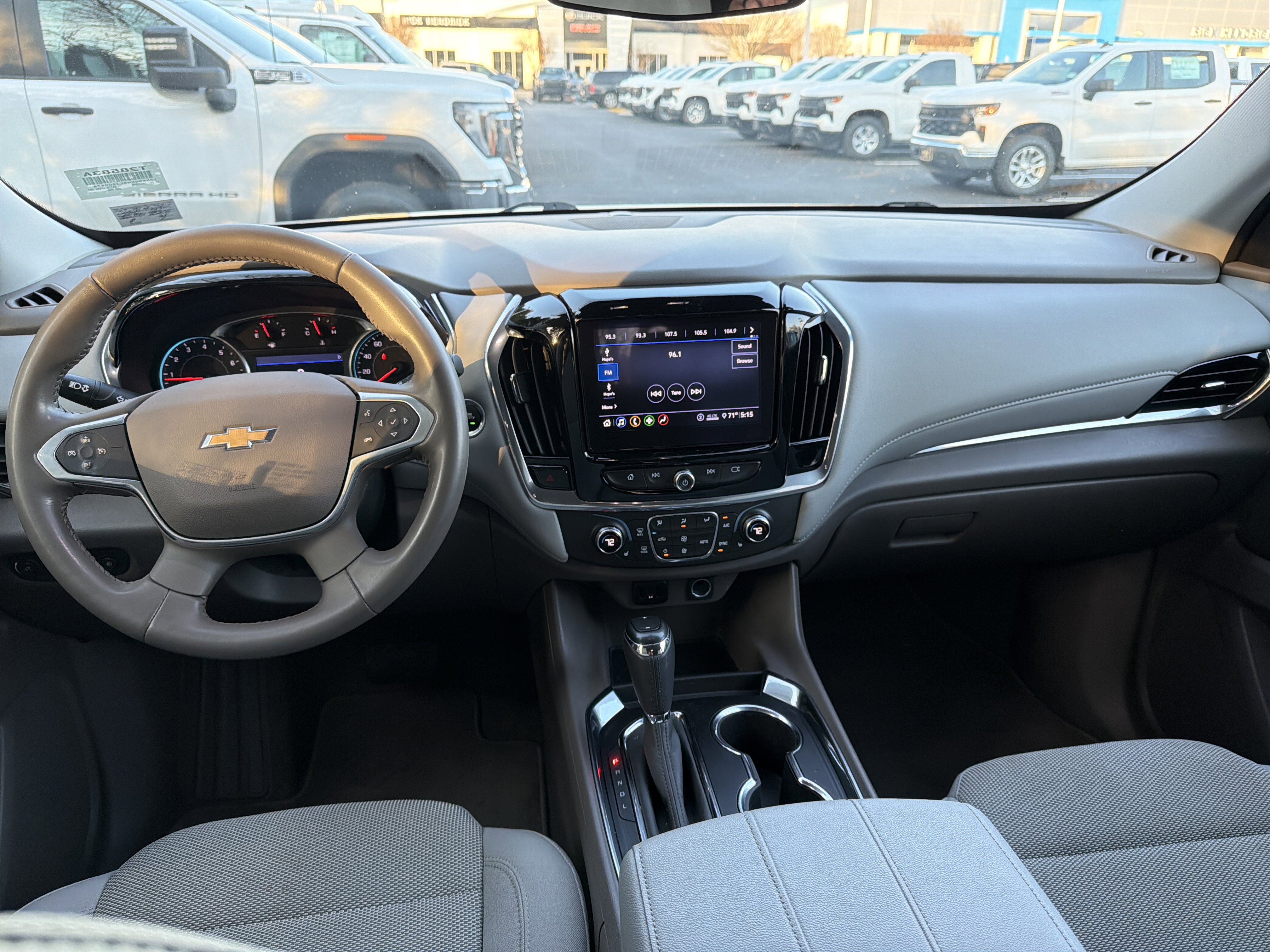 Used 2020 Chevrolet Traverse LT image 27