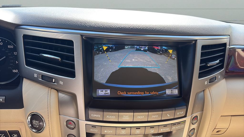 Used 2015 Lexus LX 570 4WD w/ Luxury Package image 25