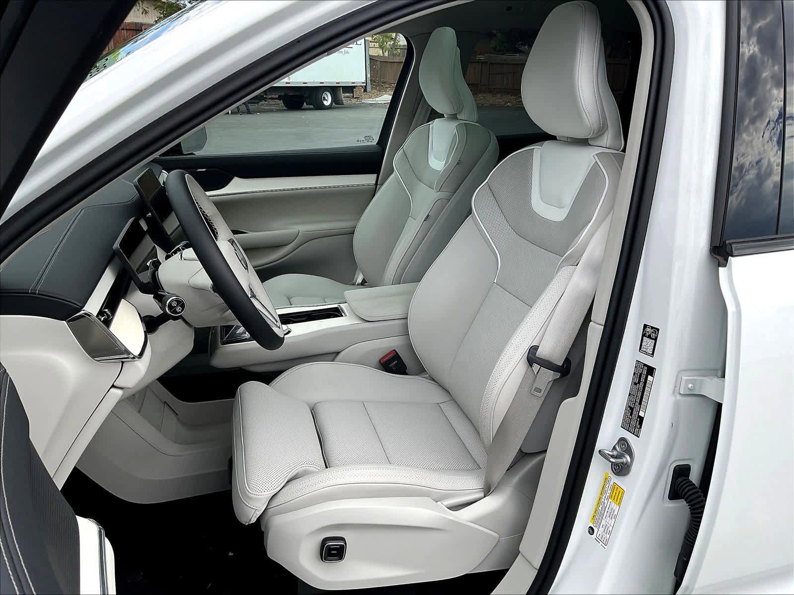 New 2025 Volvo EX90 Ultra image 10