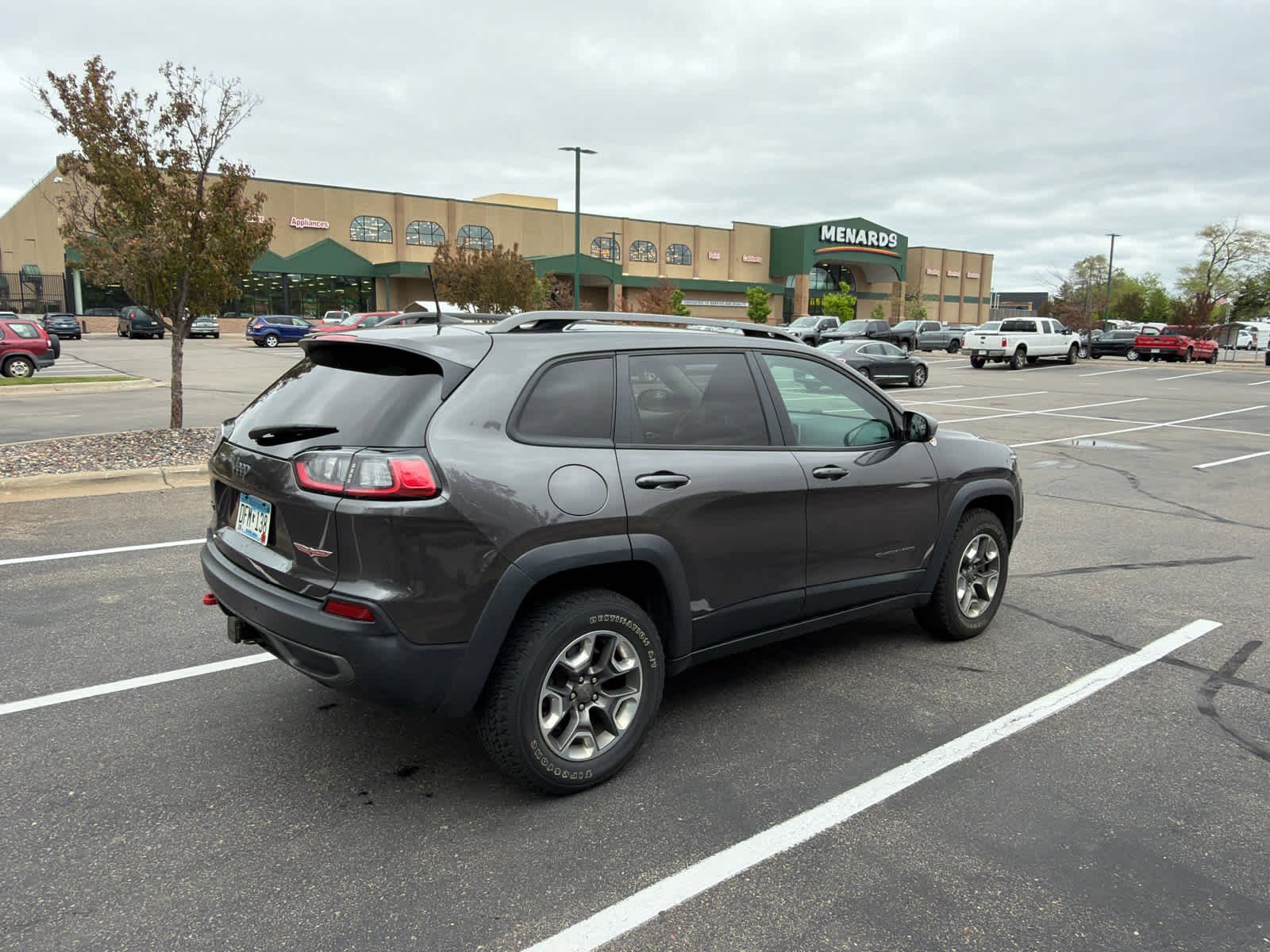 Used 2019 Jeep Cherokee Trailhawk w/ Cold Weather Group AWD/4WD image 4