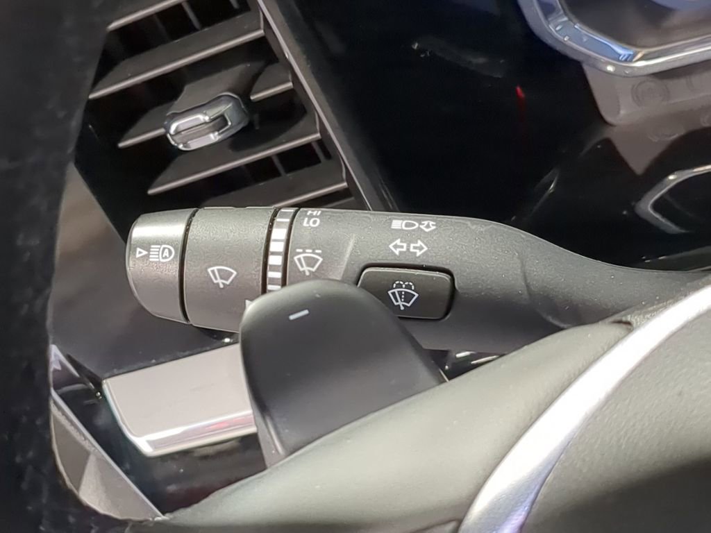 Used 2023 GMC Sierra 1500 Elevation w/ Preferred Package image 31