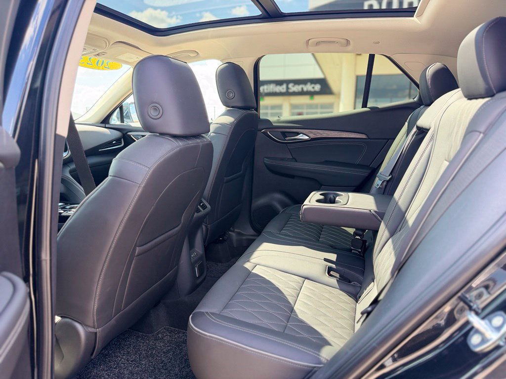 Used 2023 Buick Envision Avenir AWD/4WD image 10