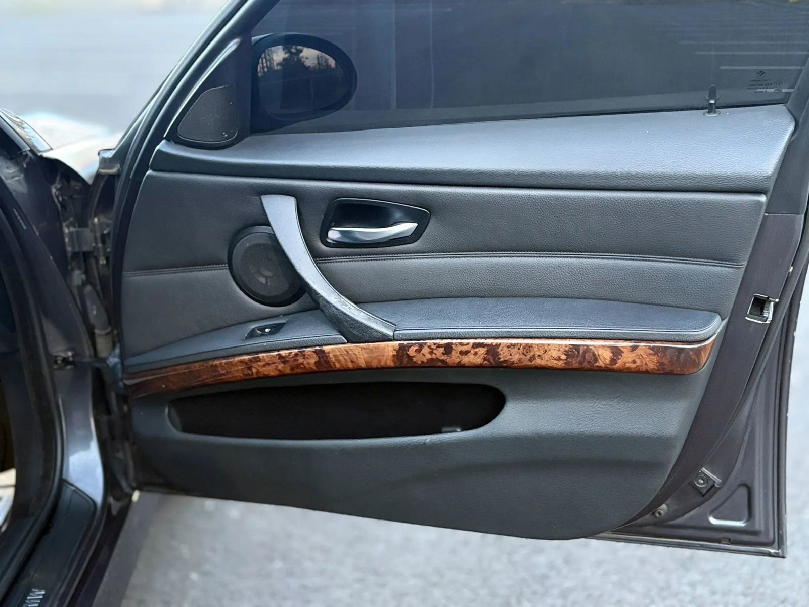 Used 2006 BMW 325xi Sedan image 14