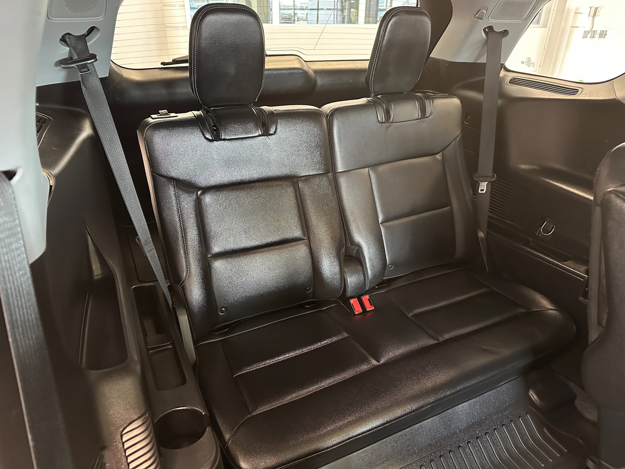 Used 2021 Ford Explorer Limited w/ Equipment Group 301A AWD/4WD image 15