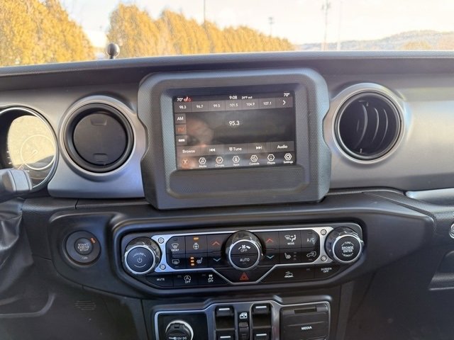 Used 2023 Jeep Wrangler Willys image 23