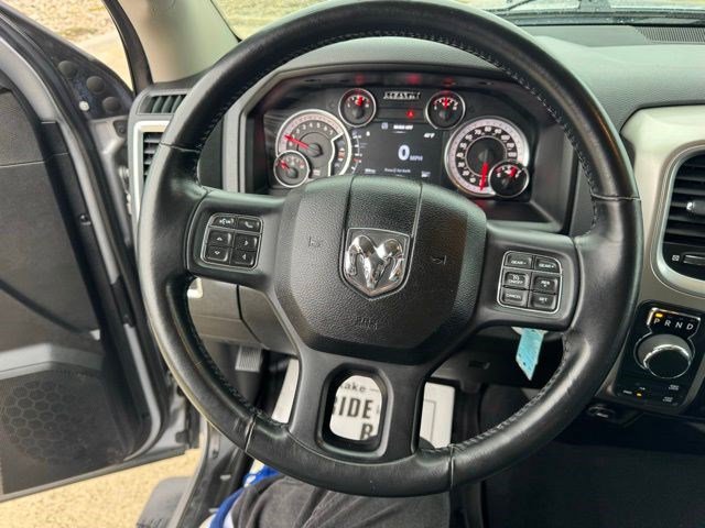 Certified 2019 RAM 1500 Classic SLT w/ Luxury Group image 18