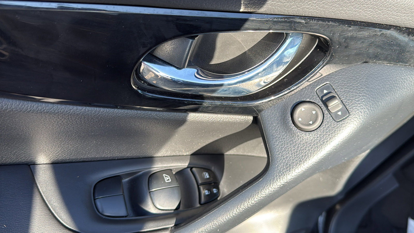 Used 2022 Nissan Rogue Sport SL image 7