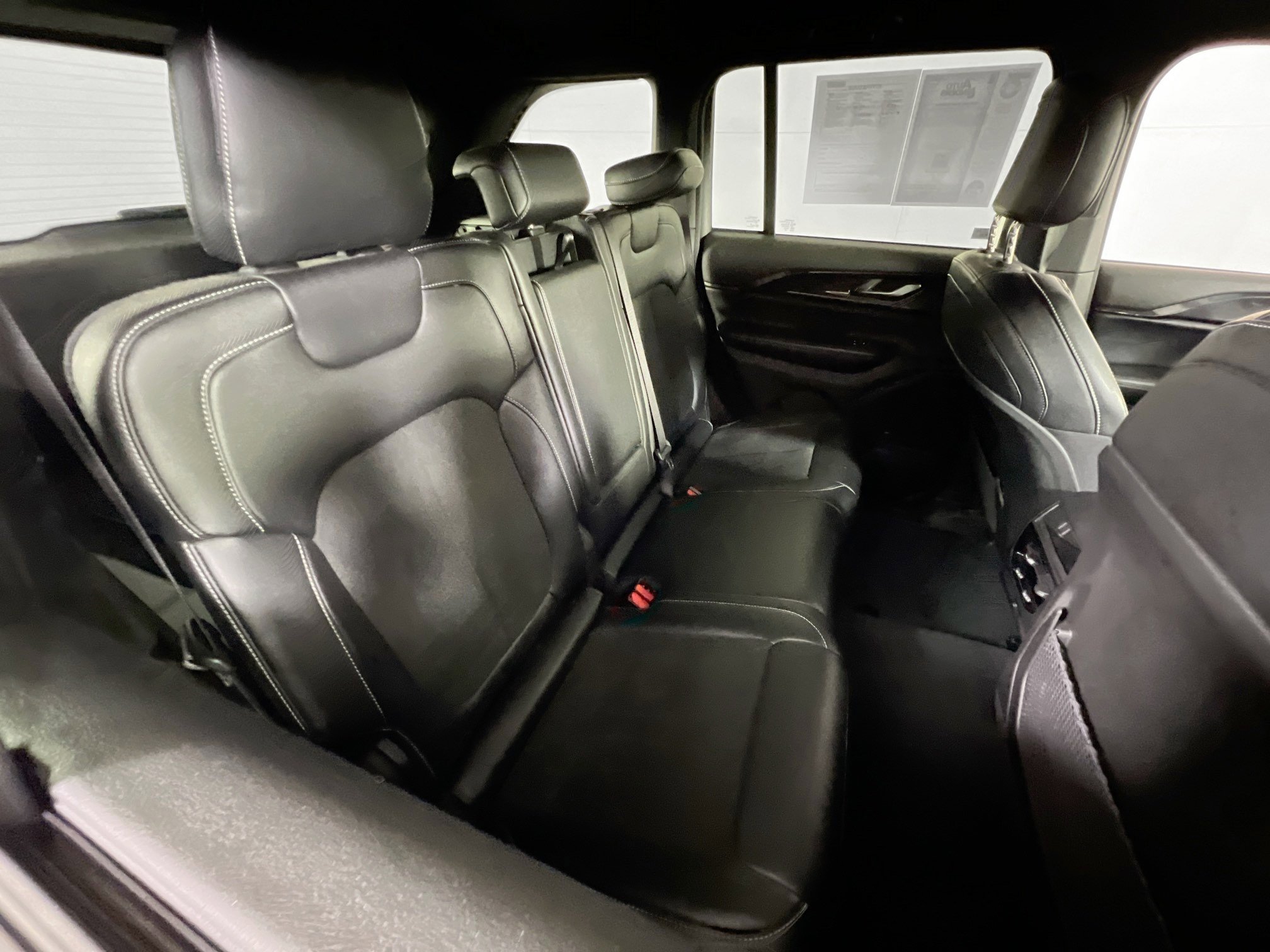 Used 2023 Jeep Grand Cherokee Altitude image 25