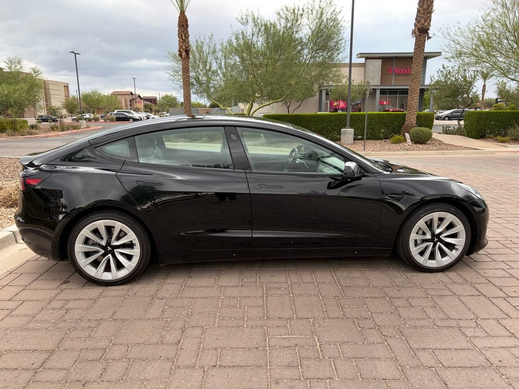 Used 2022 Tesla Model 3 RWD image 2