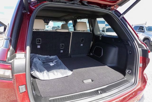 New 2025 Jeep Grand Cherokee Limited w/ Luxury Tech Group II image 27