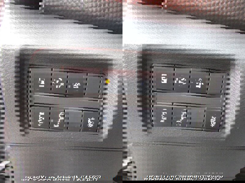 Used 2020 Nissan Kicks S image 18